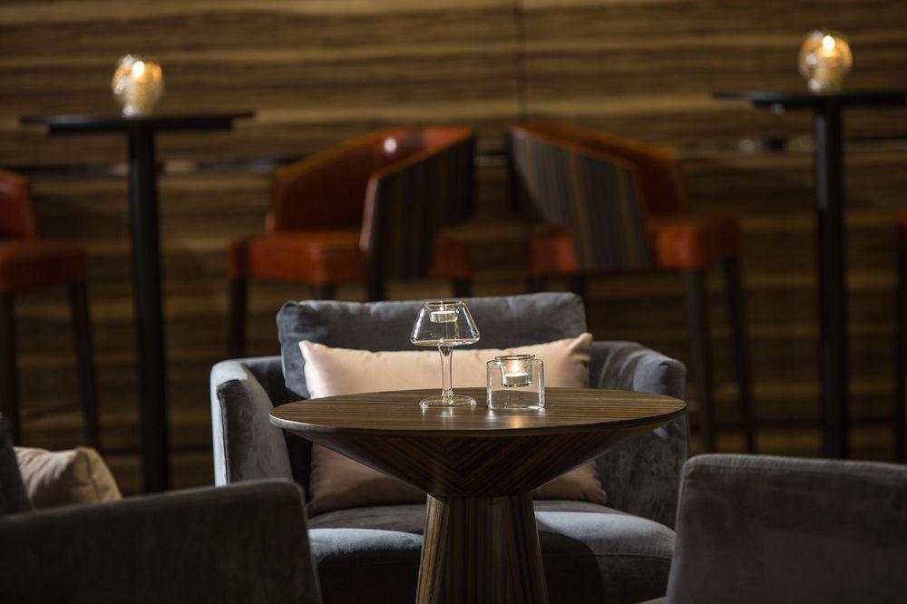 Renaissance Johor Bahru Hotel Екстер'єр фото The lounge at the hotel
