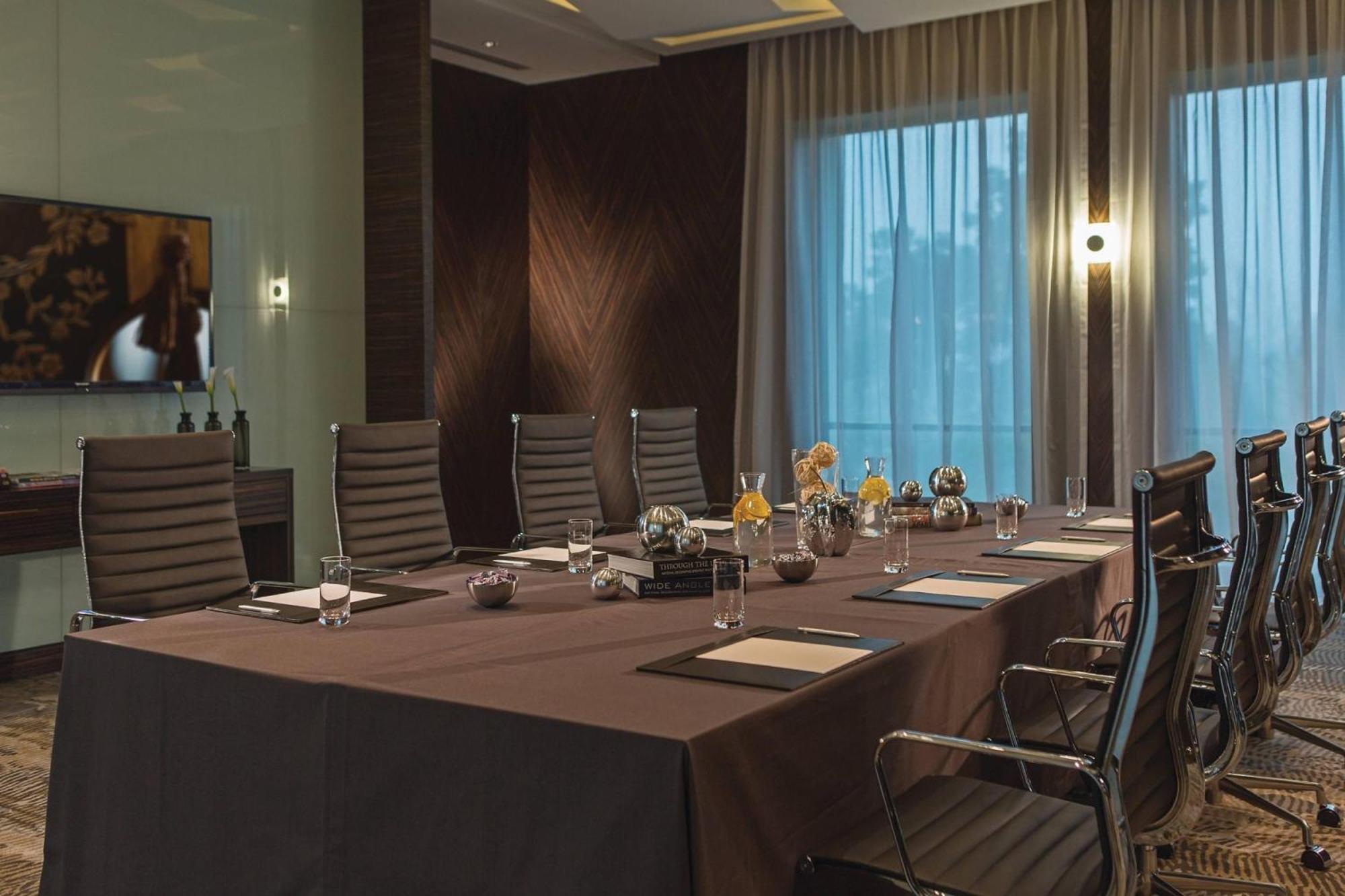 Renaissance Johor Bahru Hotel Екстер'єр фото Meeting room