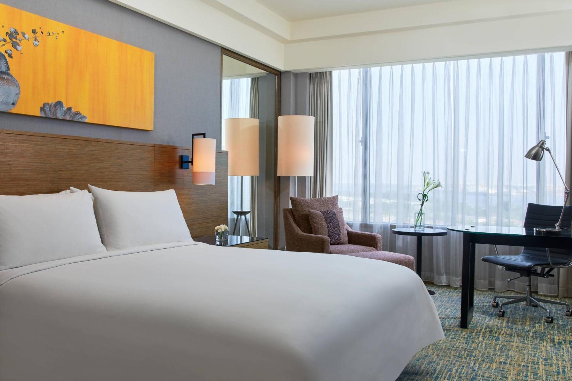 Renaissance Johor Bahru Hotel Екстер'єр фото Deluxe Room