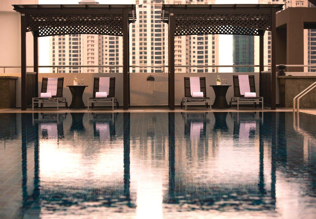 Renaissance Johor Bahru Hotel Екстер'єр фото The pool at the hotel